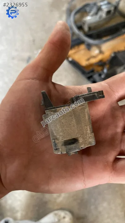 opel corsa d ön sağ kapı kolu bademi (kapaksız)