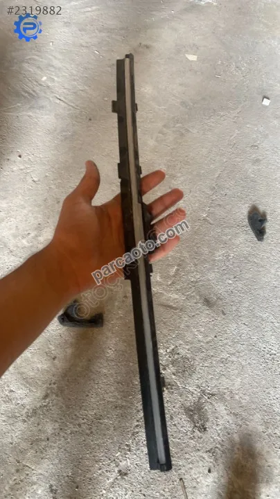 5H1947096A vw golf 8 ön göğüs sağ aydınlatma tutucu