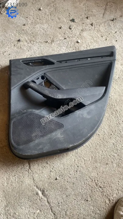 8V5867306 audi a3 2020 sağ arka kapı kartonu döşemesi