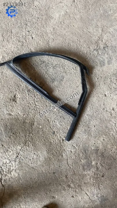 8V5839440 audi a3 2020 arka sağ kapı cam fitili