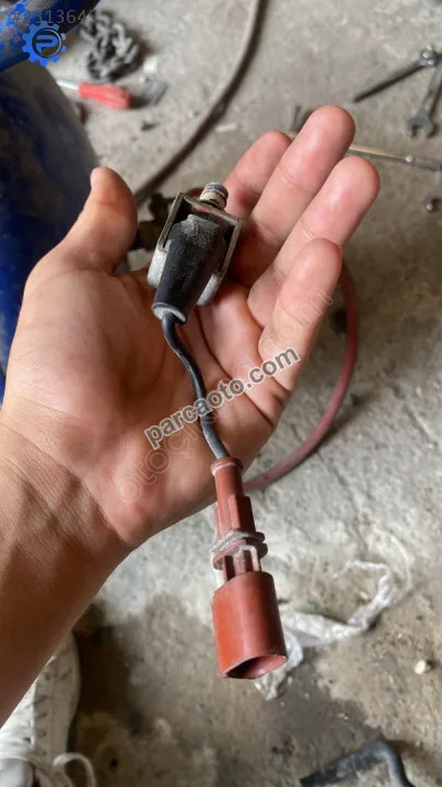 04L907284 1.6 cxx devirdaim pompası sensörü