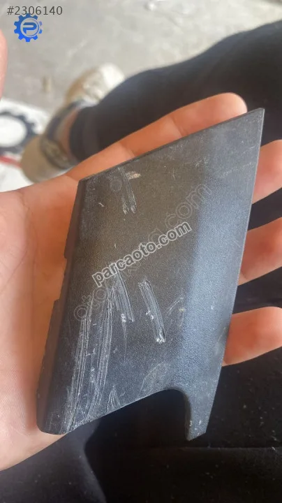 13381820 opel astra j ön sağ sis çerçevesi vida kapağı