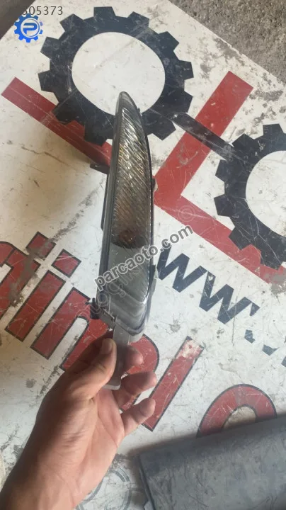 662588537 opel astra j ön sol tampon sinyali