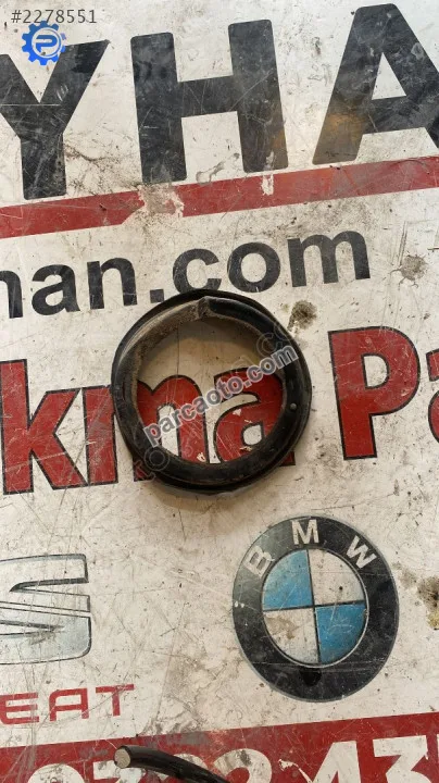 toyota carina helezon plastiği