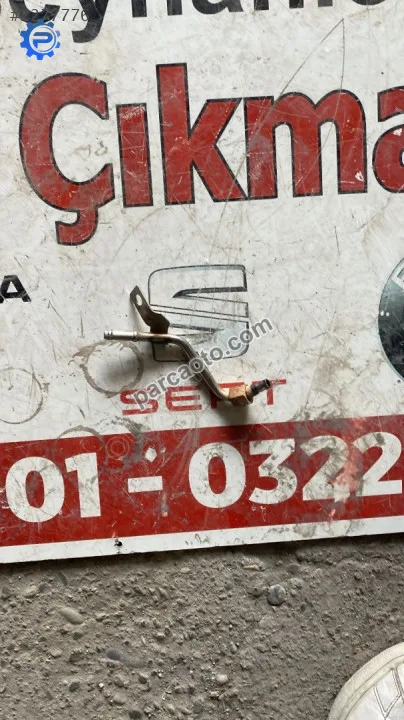 04L1315828 vw passat b8 egzoz katalizör kısa basınç borusu