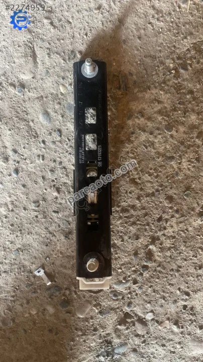 607856700F opel corsa d ön emniyet kemeri yüksekliği