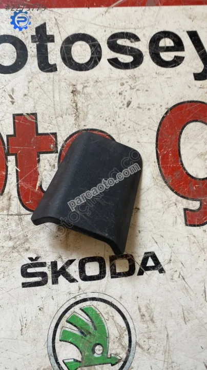 314327891 opel corsa arka koltuk cıvata kapağı