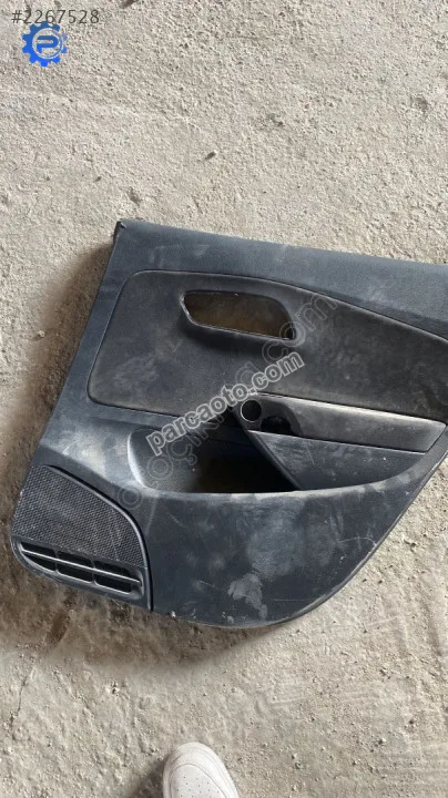 6R6867212 vw polo sağ arka kapı kartonu döşemesi