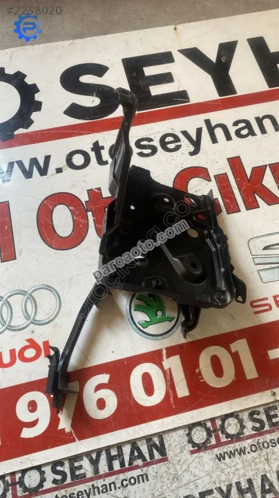 toyota yaris akü yuvası