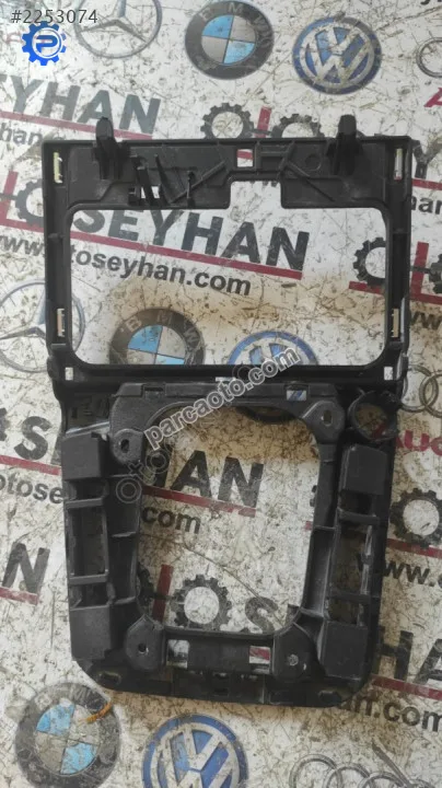 3G1864263 Passat b8 DSG vites kolu çerçevesi