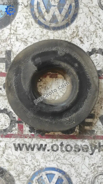 5Q0512149A Passat b8 arka helezon üst lastiği