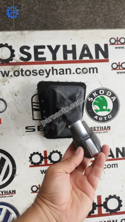 3G1713203C Passat b8 vites topuzu ve çerçevesi