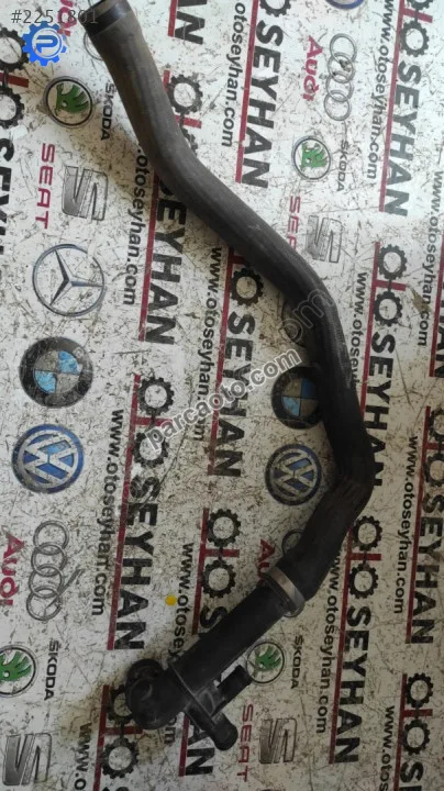5Q0122051BK Passat b8 DCX motor radyatör su hortumu