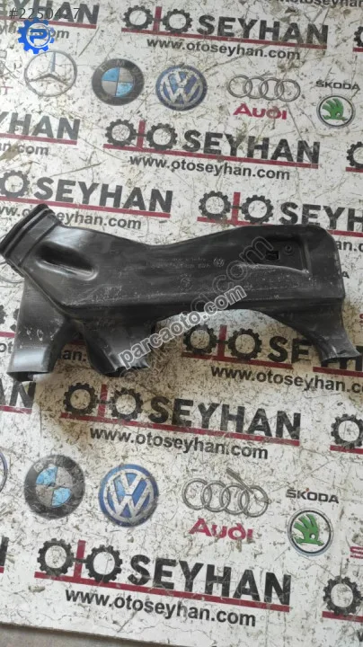 5G1819152A Volkswagen Passat b8.5 ayak havalandırma borusu