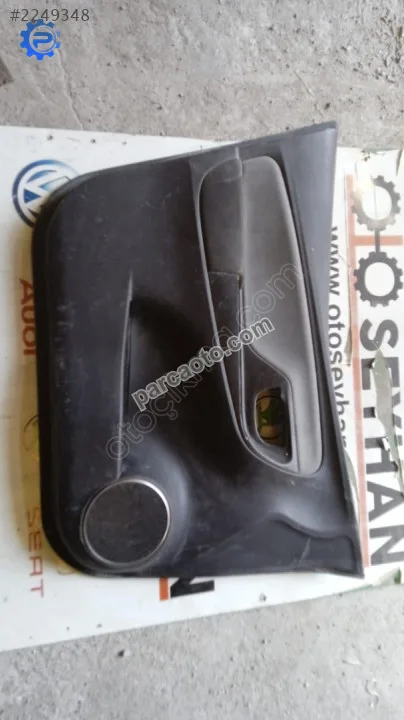 67764-0D130 Toyota Yaris 2014 sol ön kapı döşemesi 67764-0D130 Toyota Yaris 2014 sol ön kapı döşemesi