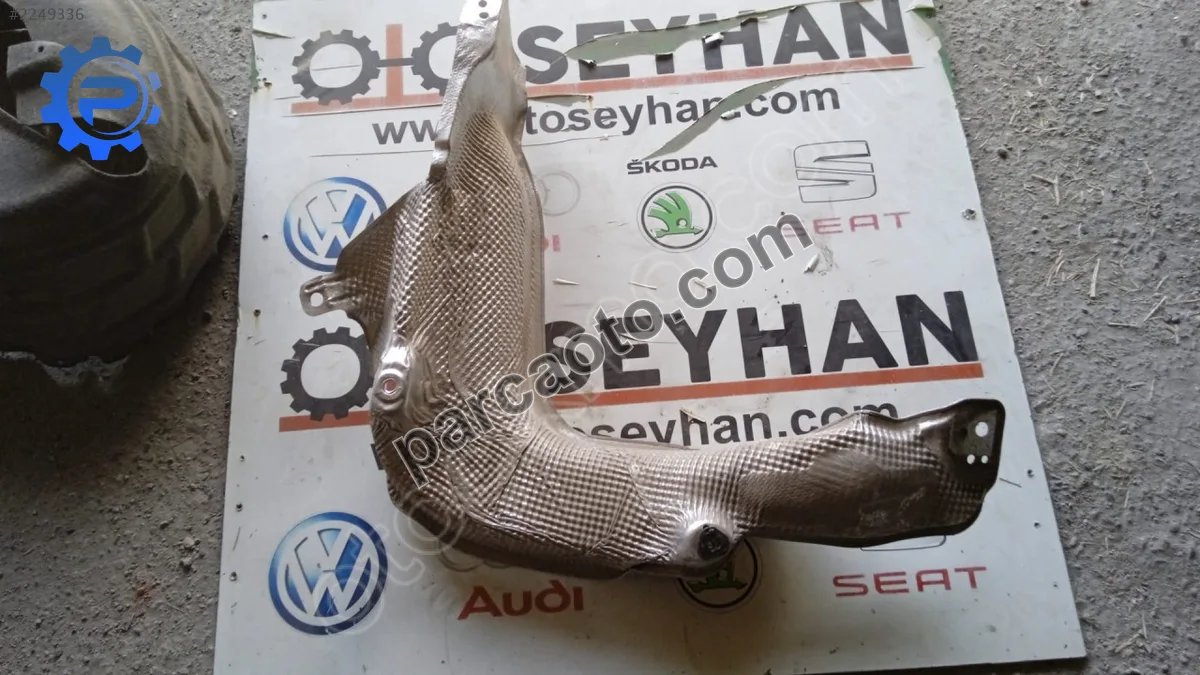 5Q0825735B Golf 8 2022 arka egzoz ısı kalkanı
