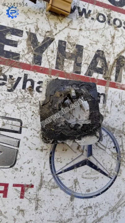 3C0919492L Passat B6 ön tampon park sensörü yuvası 3C0919492L Passat B6 ön tampon park sensörü yuvası