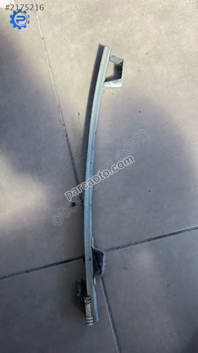 Opel Corsa c sağ ön kapı cam kızağı Opel Corsa c sağ ön kapı cam kızağı