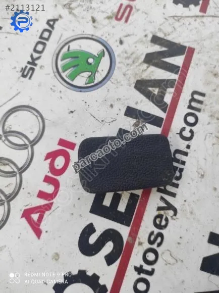 5NA868887 vw tiguan bagaj yan kaplaması vida kapağı