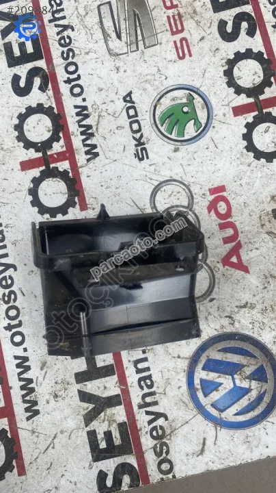 T1010894G vw golf 8 kalorifer hava kanalı