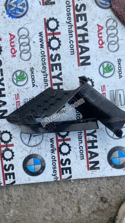 5H0868143 vw golf 8 ön sol kelebek camı iç kaplaması