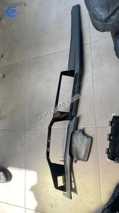 5H0857211B vw golf 8 göğüs kaplaması çıtası piano black