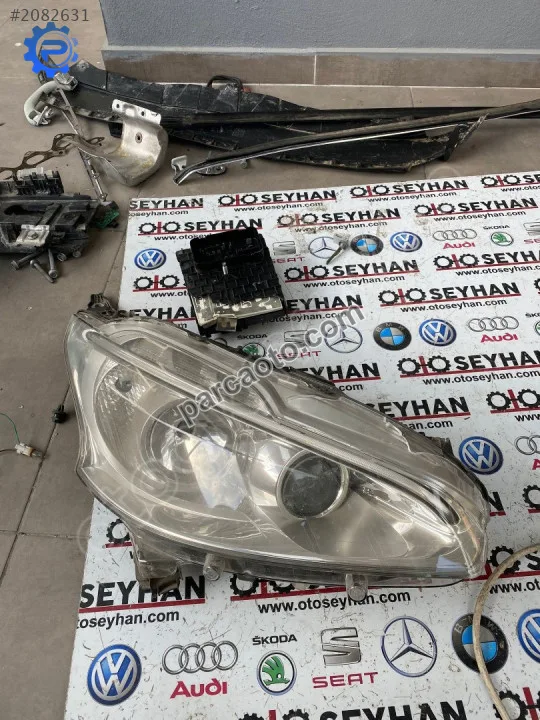 9802221680 peugeot 208 2012 kasa mercekli beyaz sağ far