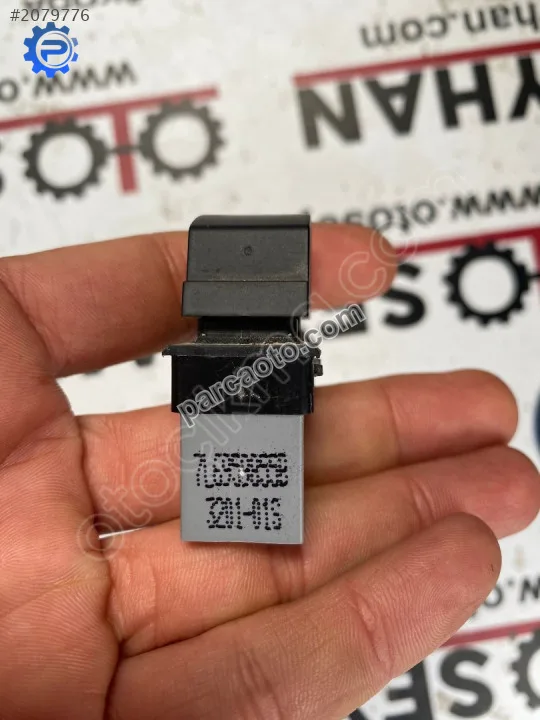 7L6959855B volkswagen passat B7 leon 2012 tekli cam düğmesi