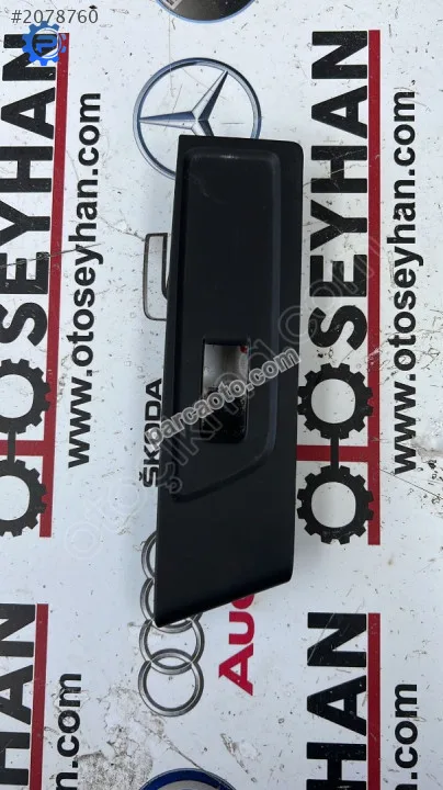 3AB857858 vw passat b7 sağ ön kapı cam düğmesi çerçevesi