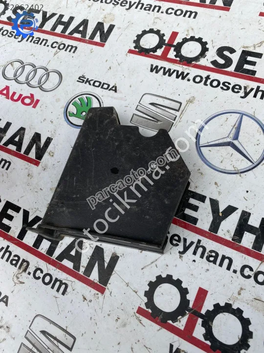 09116047 opel corsa C koltuk alt kapağı