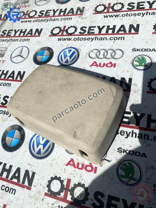 volkswagen passat B8 highline ön koltuk başlığı arka kapağı