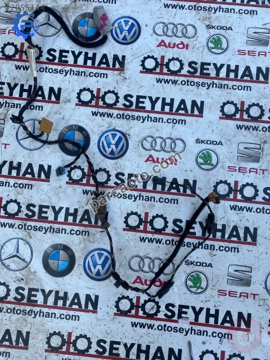 2K0971557AF vw caddy 2008 sol ön kapı kartonu tesisatı