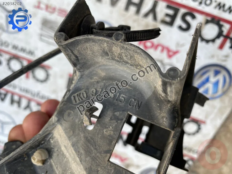1K0971615CN volkswagen caddy 2008 ön podya tesisat tutucu