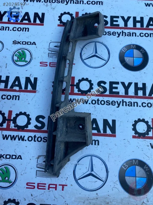 1T0807889B volkswagen caddy sol ön tampon braketi