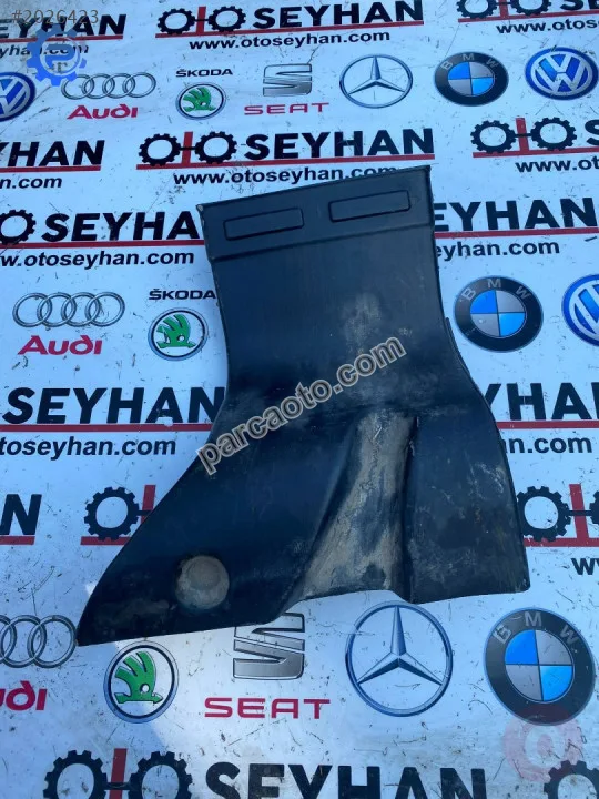 volkswagen caddy 2008 sol arka ayak havalandırma kanalı ucu volkswagen caddy 2008 sol arka ayak havalandırma kanalı ucu
