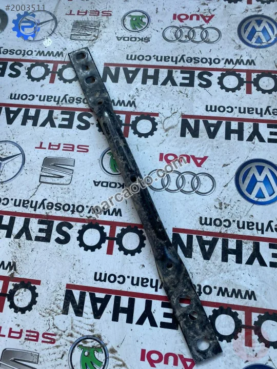 audi A3 2015 alt taban egzoz tüneli destek demiri