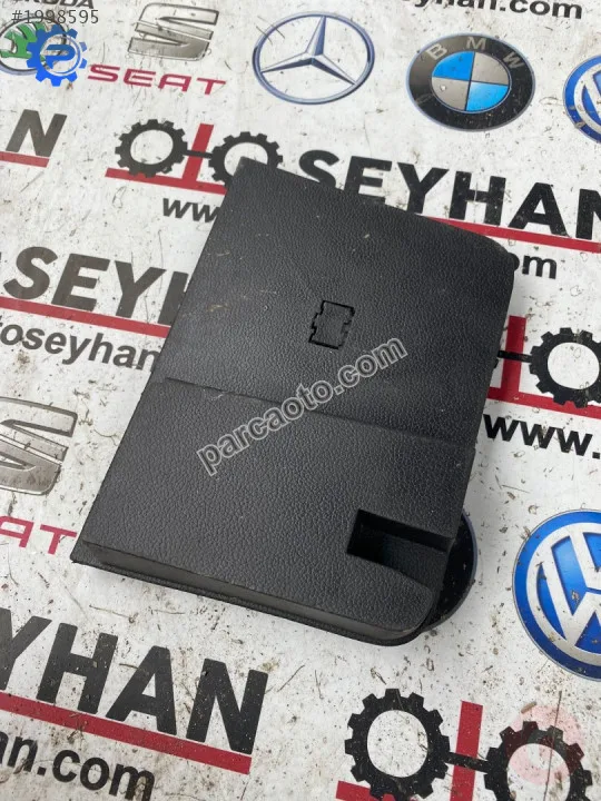 5JB857367B skoda rapid 2016 orta konsol üst göğüs kaplaması