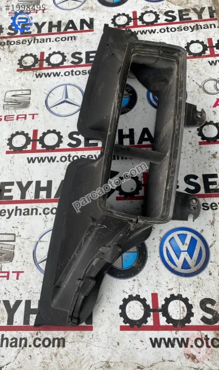 5JB819655 skoda rapid göğüs üst ön cam havalandırma kapağı