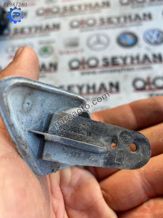 51117276385 bmw 3 serisi F30 F31 ön tampon far yıkama kapağı