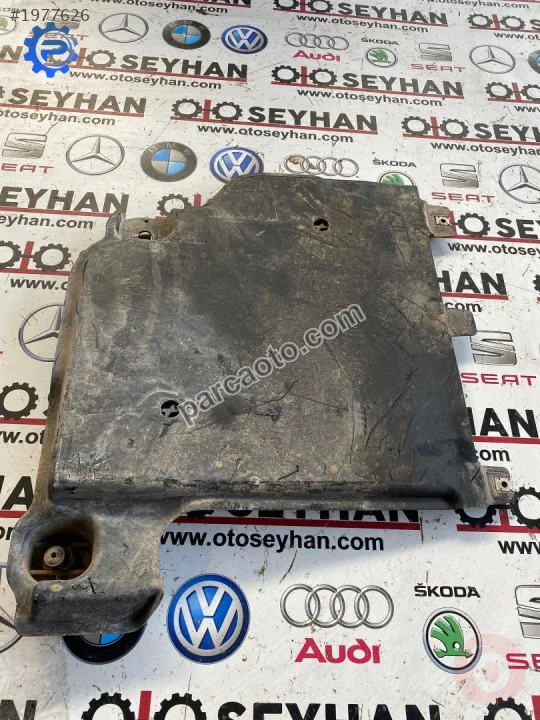 2Q0825101A skoda kamiq 2021 arka sol taban muhafaza