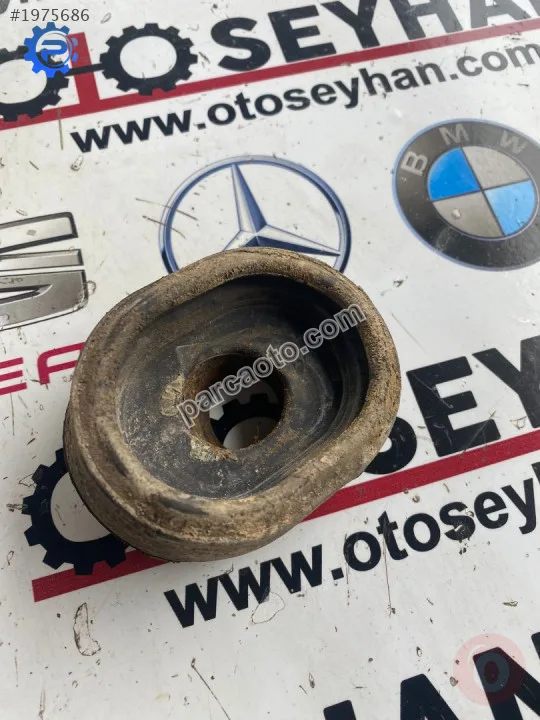 volkswagen jetta 2008 direksiyon kutusu üst ara takozu