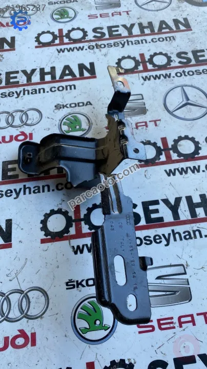 8V4864199 audi A3 sportback 2015 sol bagaj iç bağlantı demir
