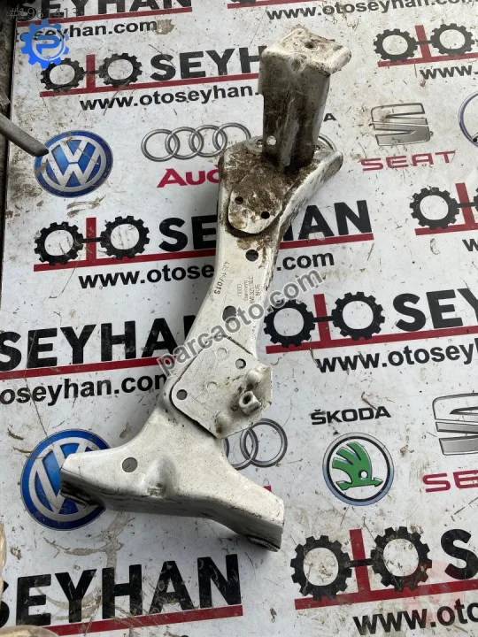 8V0821136C audi A3 sportback sağ ön çamurluk bağlantı demiri