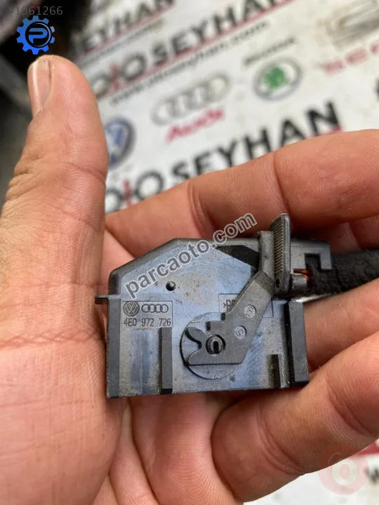 4E0972726 audi A3 2015 tesisat fiş soketi siyah