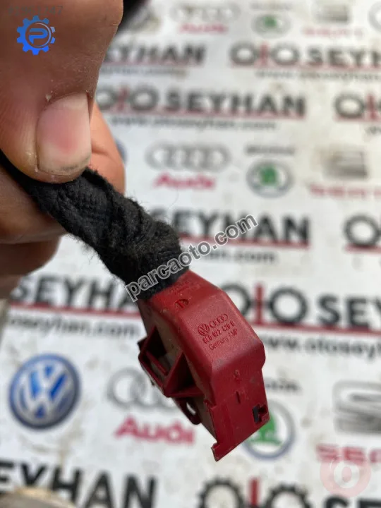 8E0972420B audi A3 2015 tesisat fiş soketi kırmızı