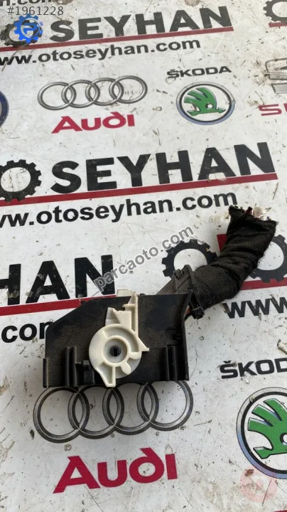 5Q0937700C A3 leon golf 2015 konfor beyni fiş soketi