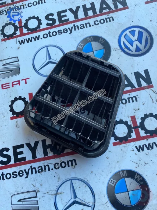 4G9819181B audi A3 S3 2015 bagaj havalandırma kapağı
