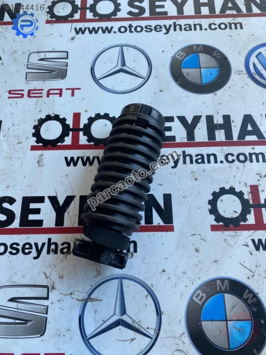 5Q0803899 a3 golf leon octavia 2015 stepne sabitleme vidası
