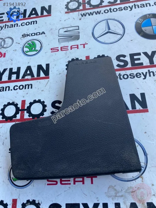 audi A3 2013-21 sol göğüs direksiyon alt kaplaması airbag