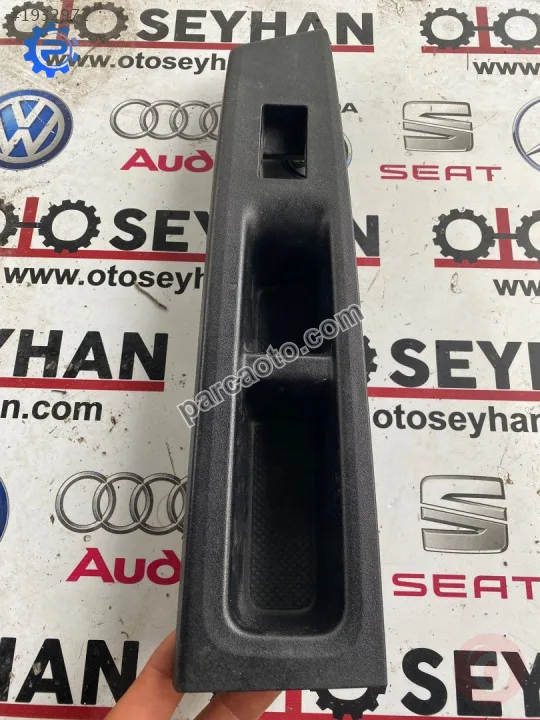 74231-0D330 toyota yaris 2012 sağ ön kapı iç çekme kaplaması 74231-0D330 toyota yaris 2012 sağ ön kapı iç çekme kaplaması